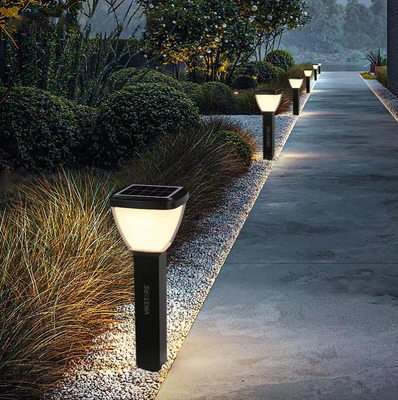 Lampu rumput surya LED tinggi yang kuat untuk halaman lanskap IP65 tahan air di luar ruangan
