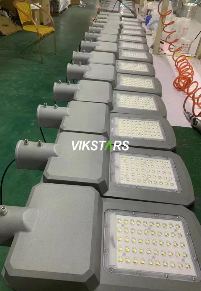 500W 600W 800W Lampu Proyek Berkualitas Tinggi Pencahayaan Jalan Surya Untuk Yard Villas Village 24