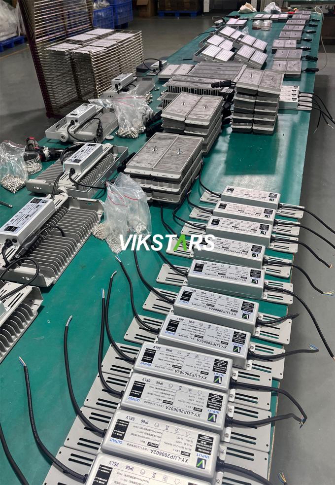 Harga yang baik 100W Modul Lampu Banjir IP65 Waterproof Tinggi Stadion Mast Pencahayaan Reflektor 22