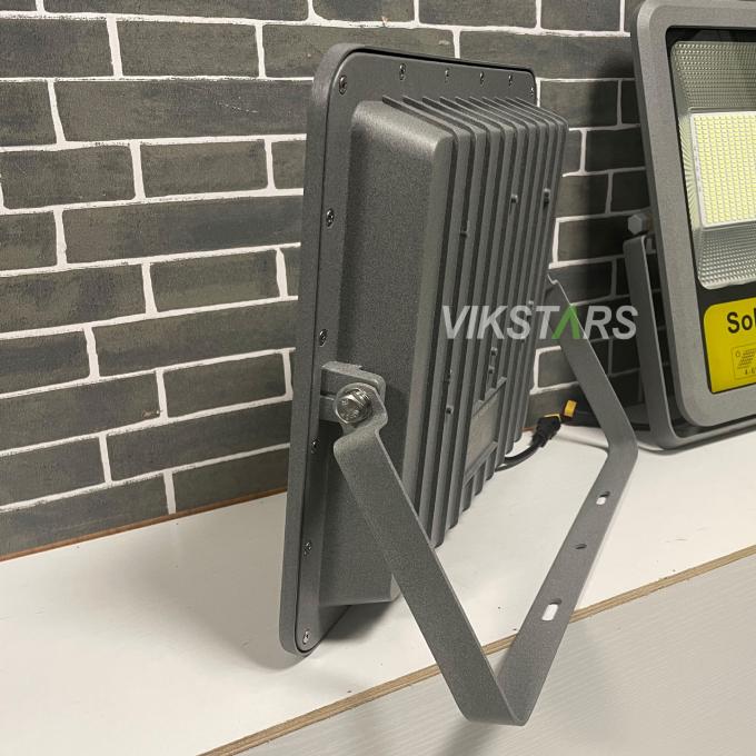 600w 800w Lampu Banjir Surya Stadium Pencahayaan Luar Ruang Lampu Pencahayaan Surya Daya Tinggi 4