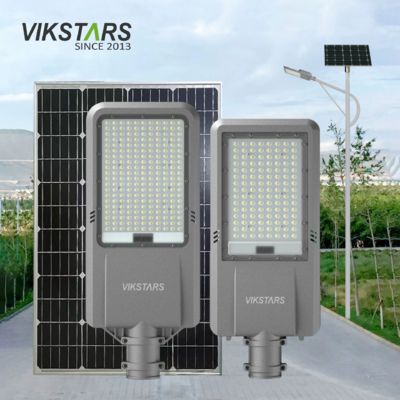 200W 300W 400W 500W Klasik Aluminium Lampu Jalan Surya Untuk Taman Desa Luar Ruang