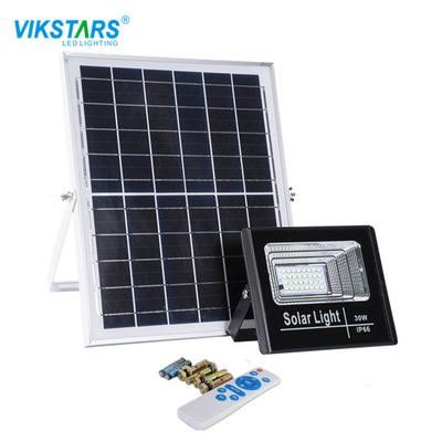 Aluminium Arm Solar Flood Lamp IP66 100w 200w 300w Untuk Penerangan Taman