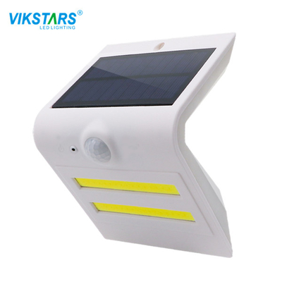 1.8W Solar Pathway Lights Penginderaan Inframerah Manusia Untuk Pencahayaan Taman Taman